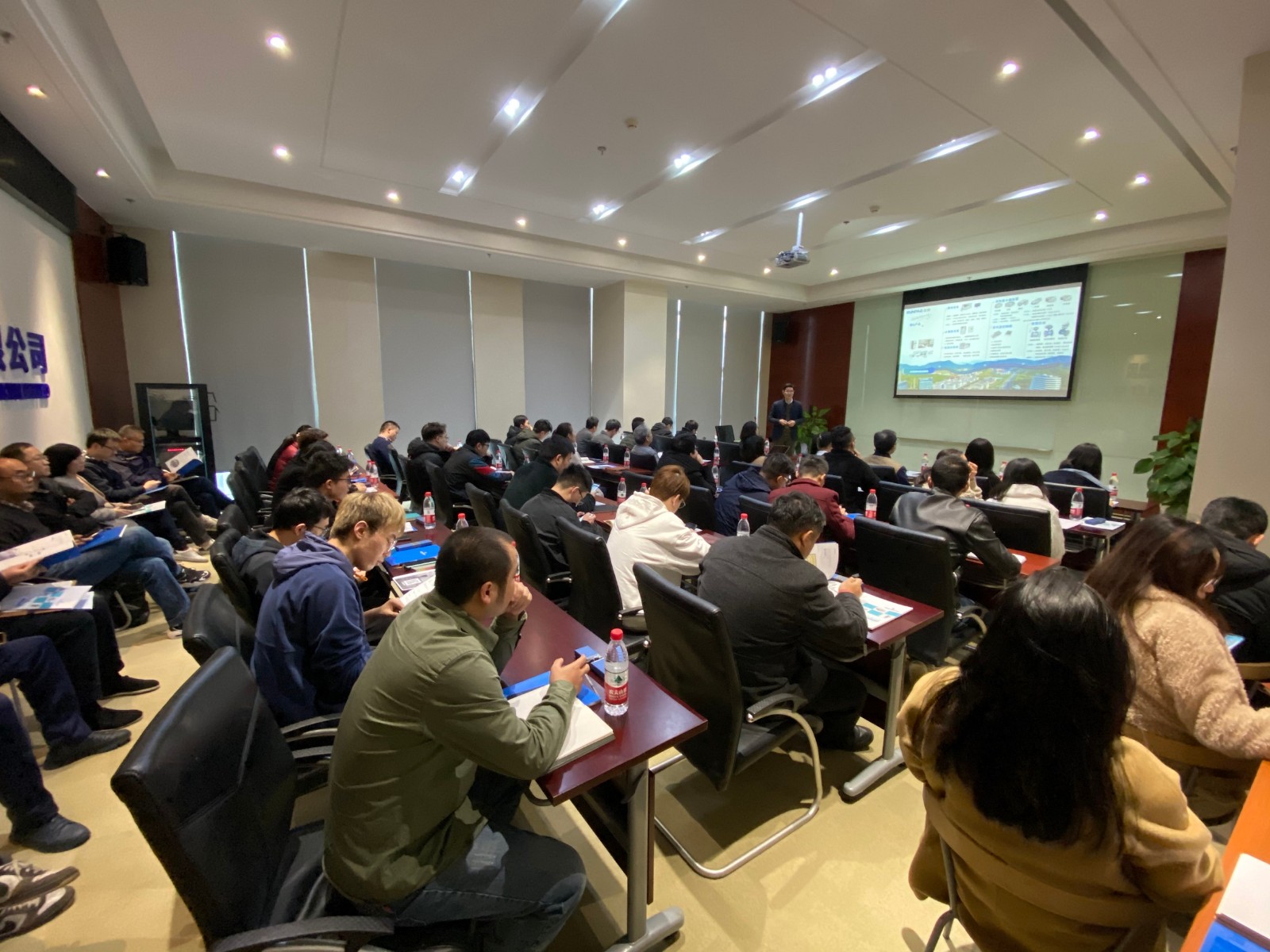 1607390195563587729D.jpg 6db26fabd17b40400e29df07d49bcd3.jpg