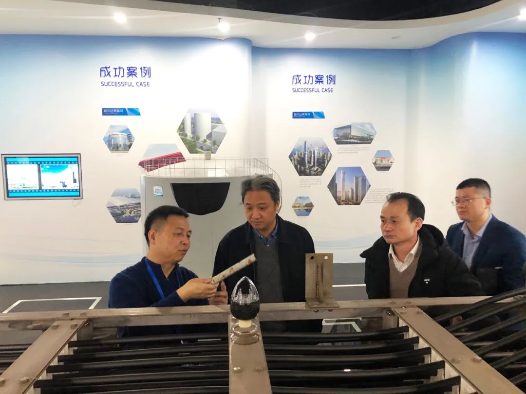 16469946509683877294.jpg 6402.jpg